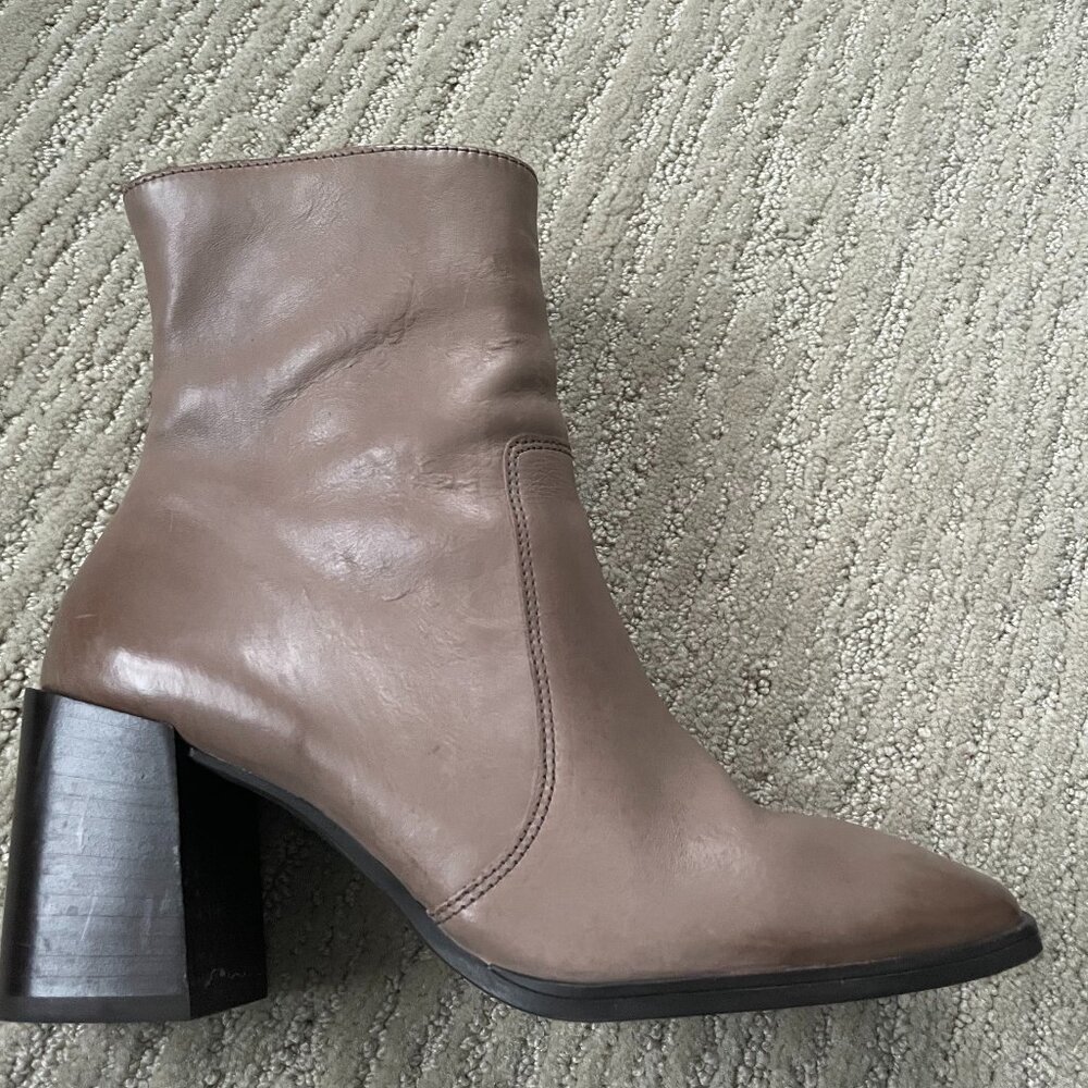 Paul Green Women Smooth Leather Ankle Boots Beige size 7.5 US